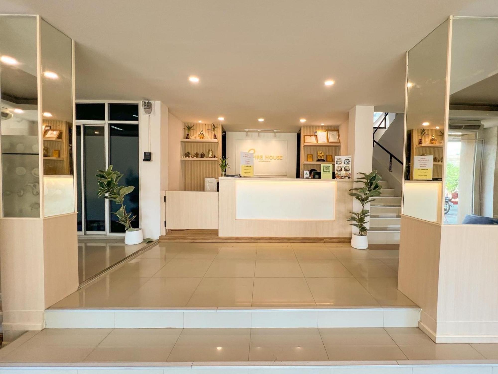 Inspire House Hotel Чиангмай Экстерьер фото
